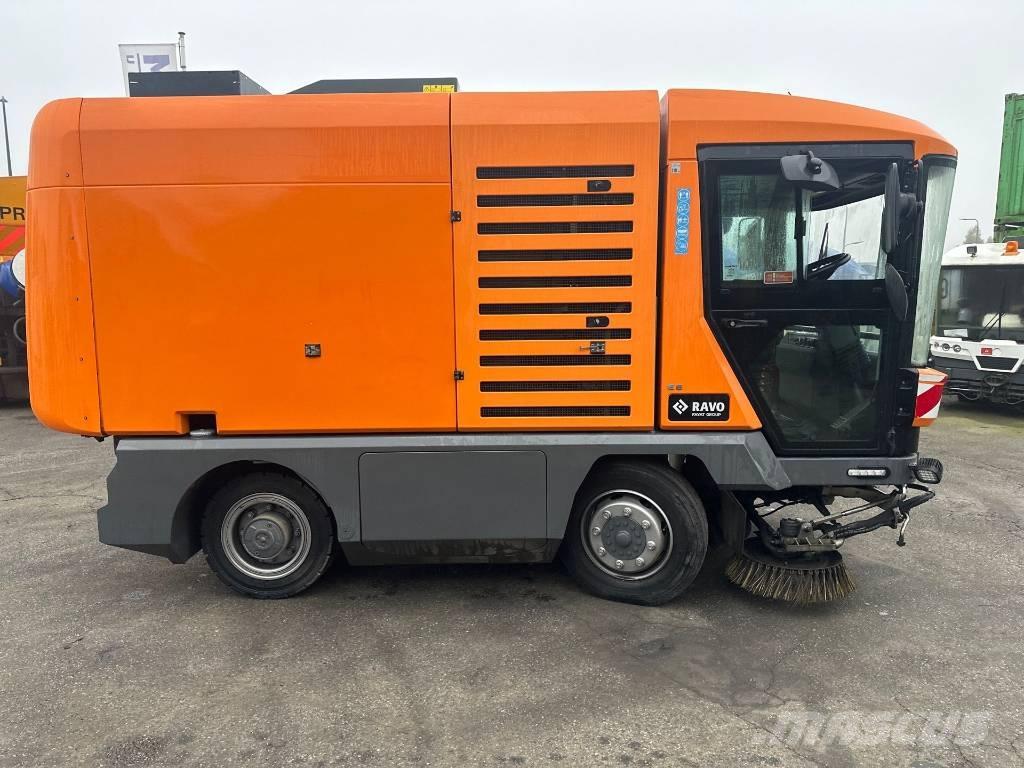 Ravo 540STH Zamiatarki - Zgarniarki - Odśnieżarki
