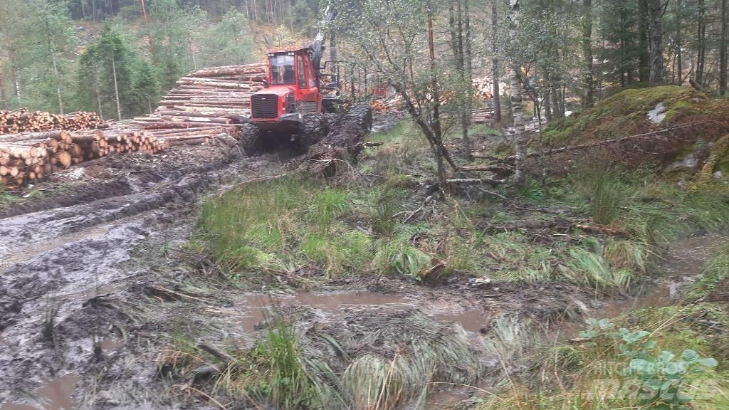 Komatsu 895 Forwardery