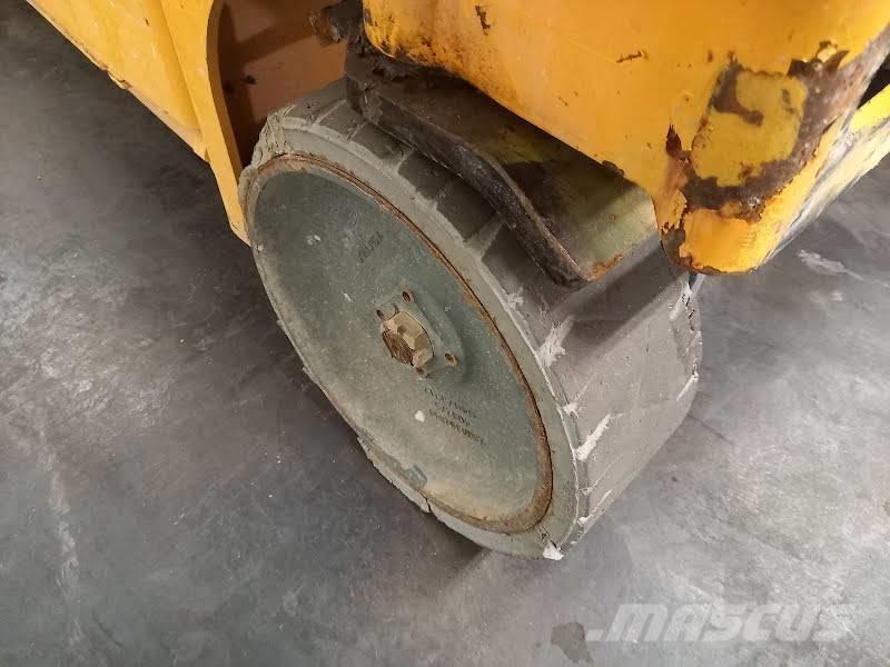 Haulotte Compact 12 Podnośniki nożycowe