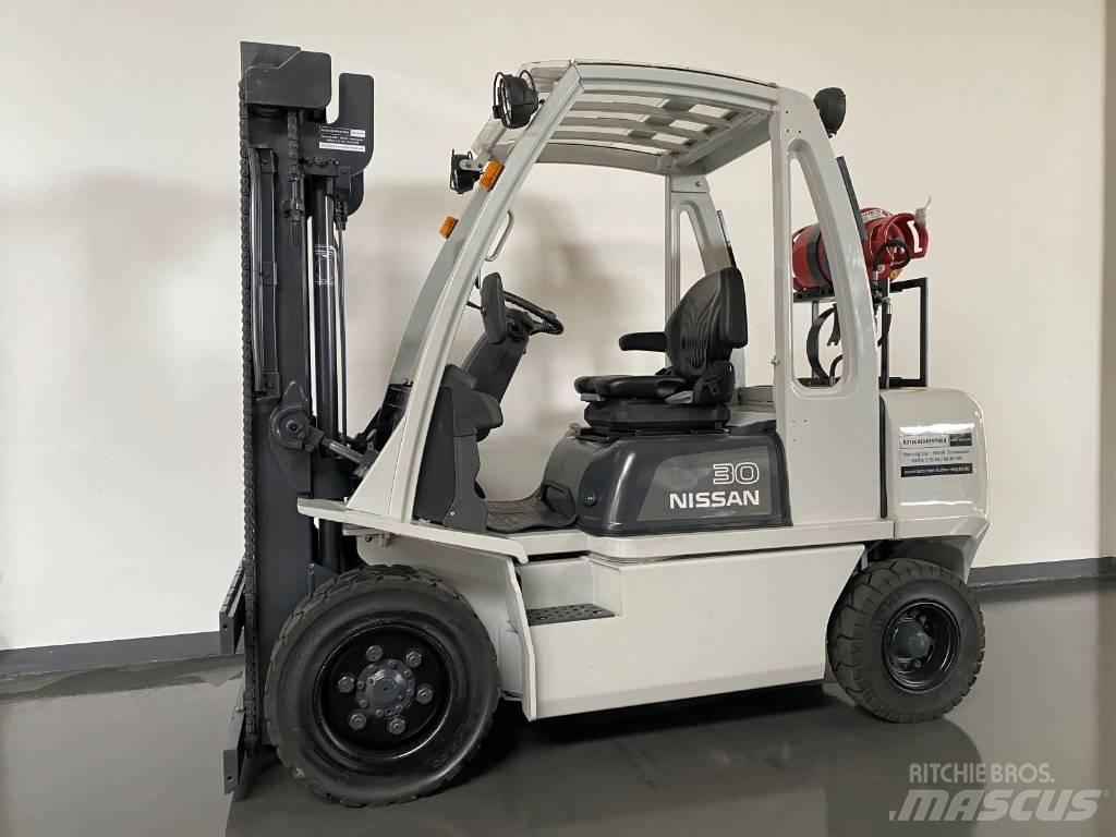 Nissan UG1D2A30LQ Wózki LPG