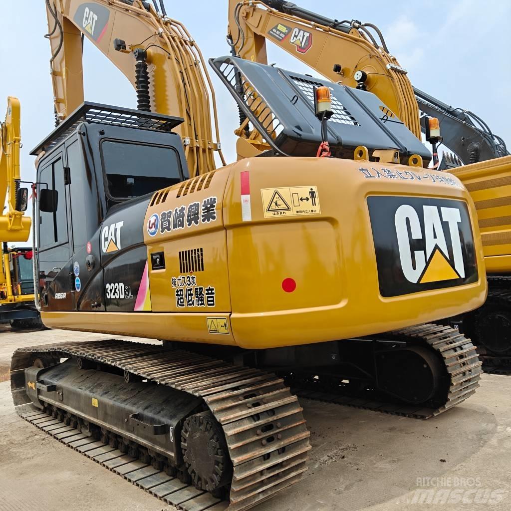 CAT 323 D L Koparki gąsienicowe