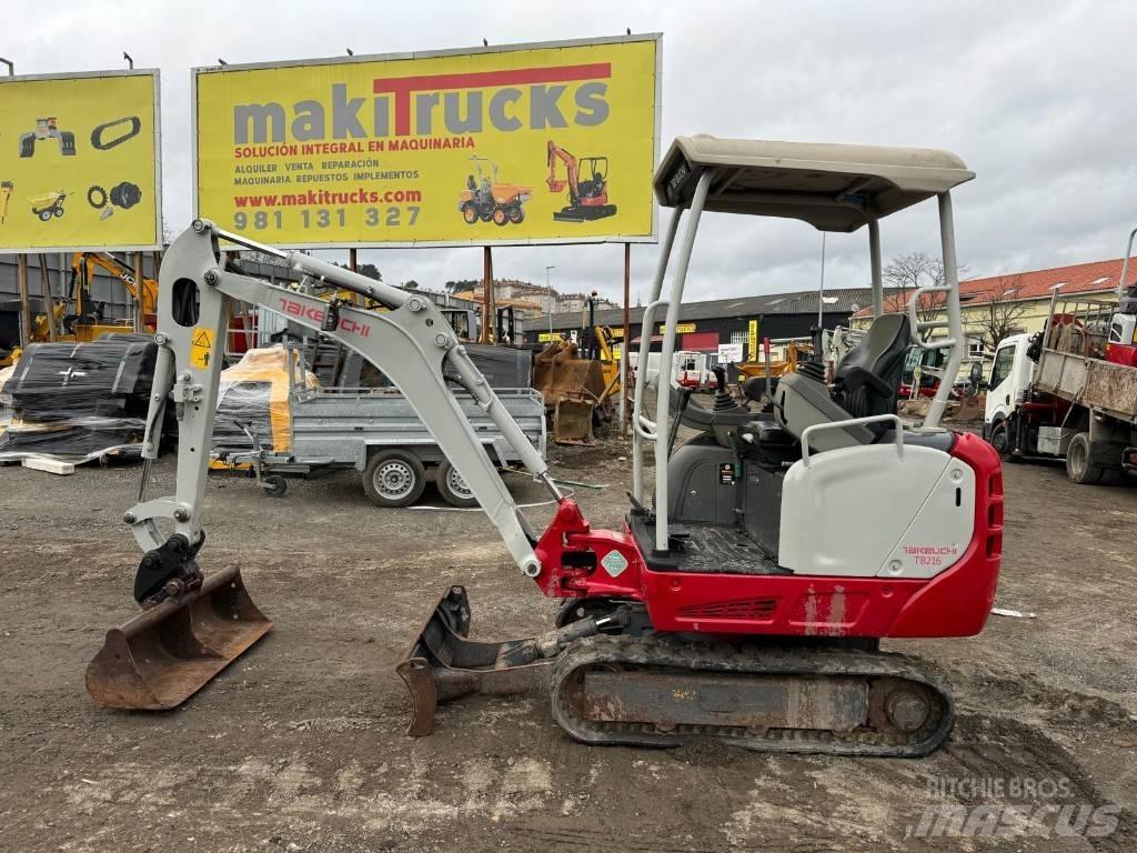Takeuchi TB 216 Minikoparki