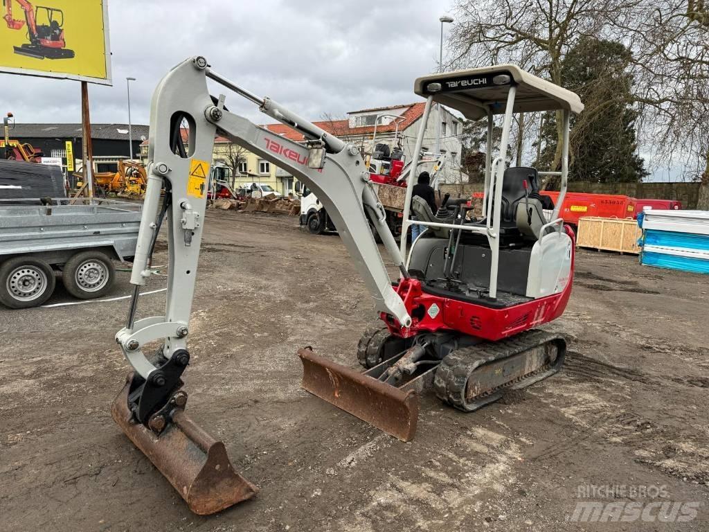 Takeuchi TB 216 Minikoparki