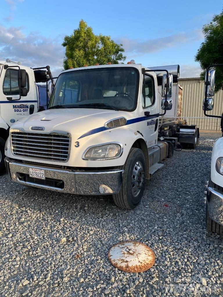 Freightliner CB Ciężarówki z wymienną zabudową