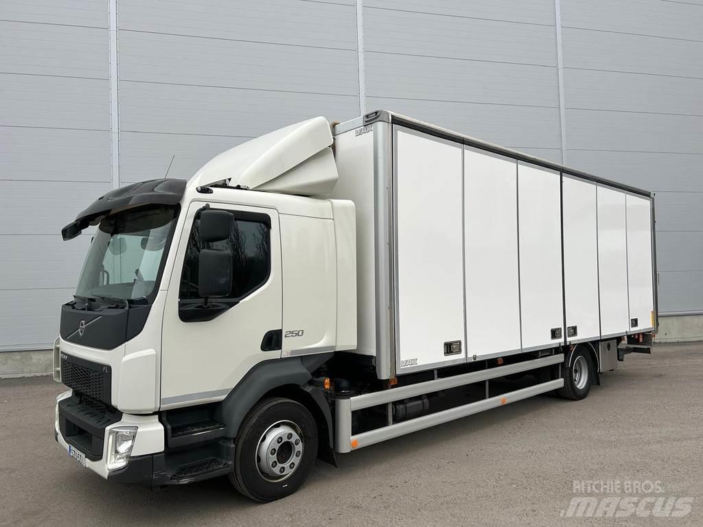 Volvo FL Samochody ciężarowe ze skrzynią zamkniętą