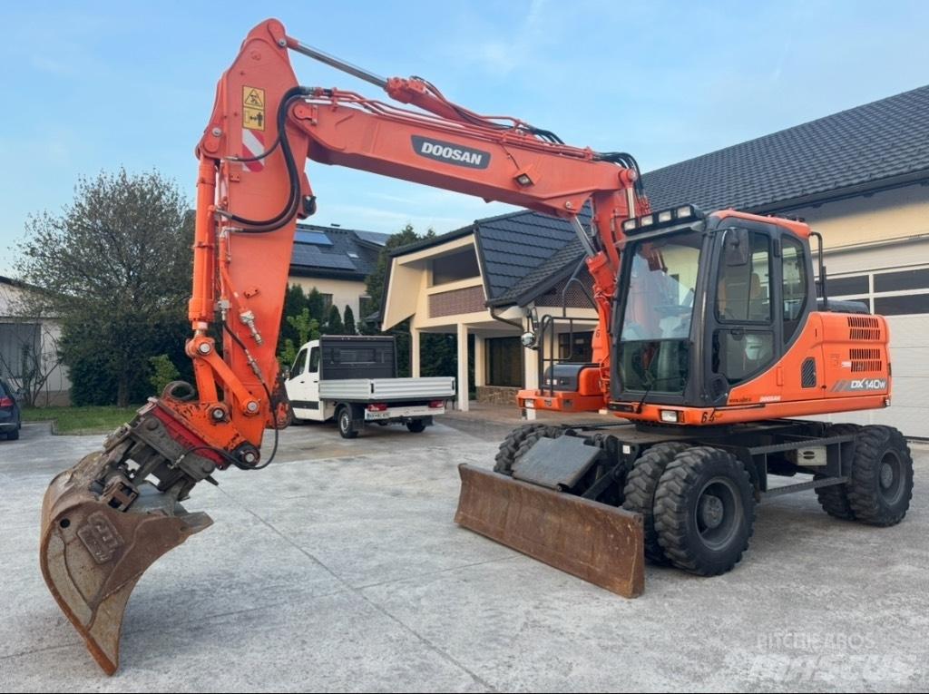 Doosan DX 140 W Koparki kołowe