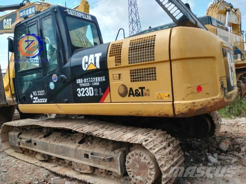 CAT 323 D L Koparki gąsienicowe