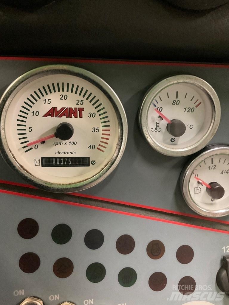Avant 528 Ładowarki wielofunkcyjne