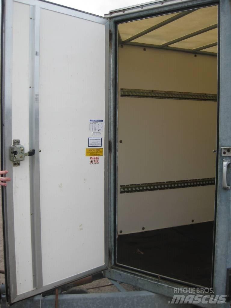 Ifor Williams BV105 Przyczepy ze skrzynią zamkniętą