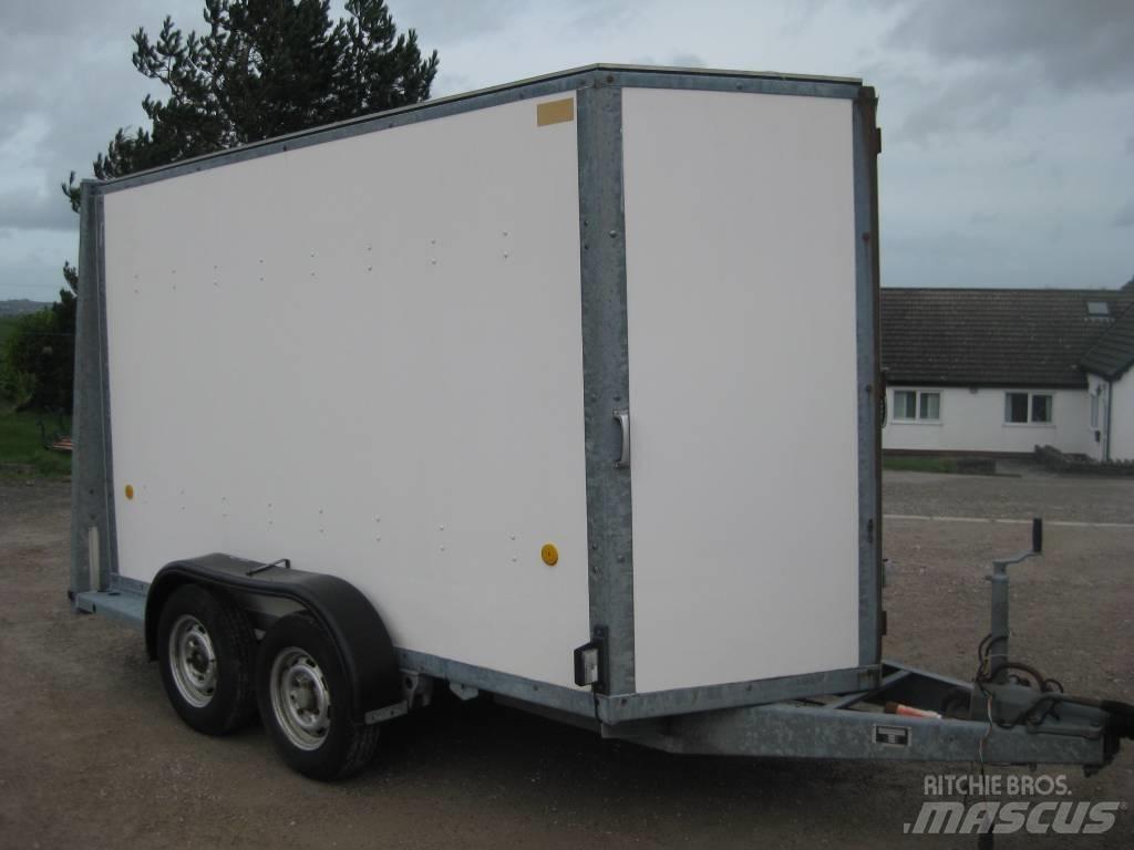 Ifor Williams BV105 Przyczepy ze skrzynią zamkniętą