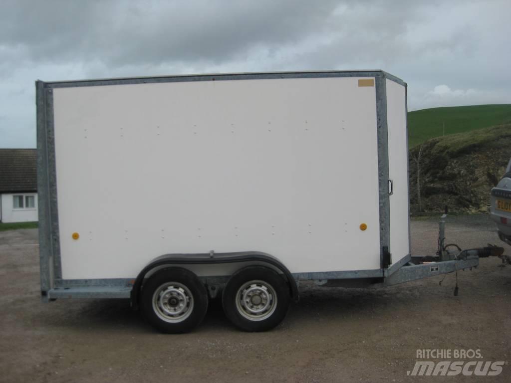 Ifor Williams BV105 Przyczepy ze skrzynią zamkniętą