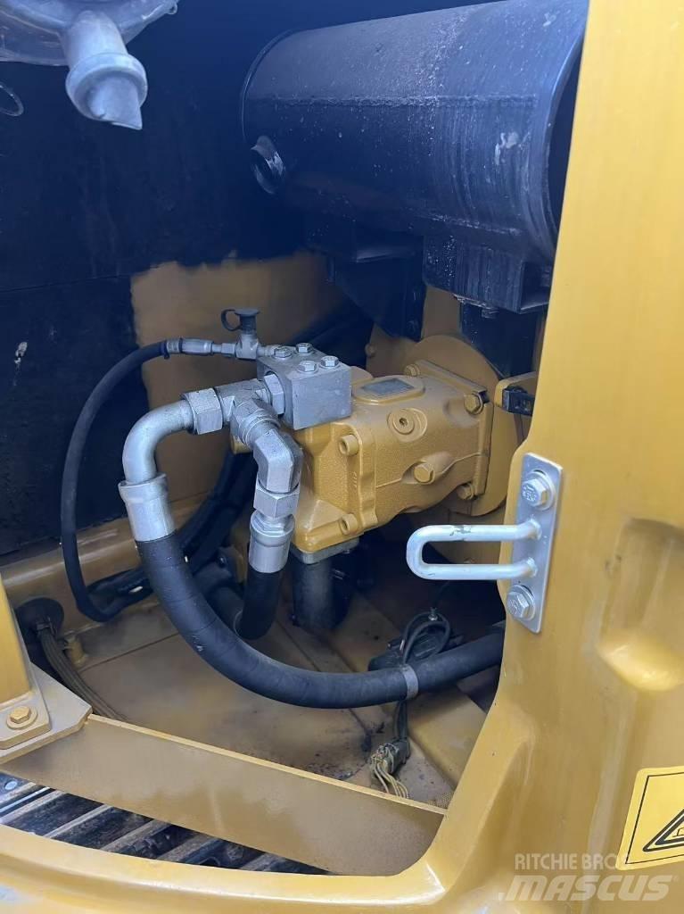 CAT 307 Minikoparki