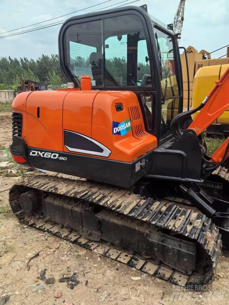 Doosan DX 60 Koparki gąsienicowe