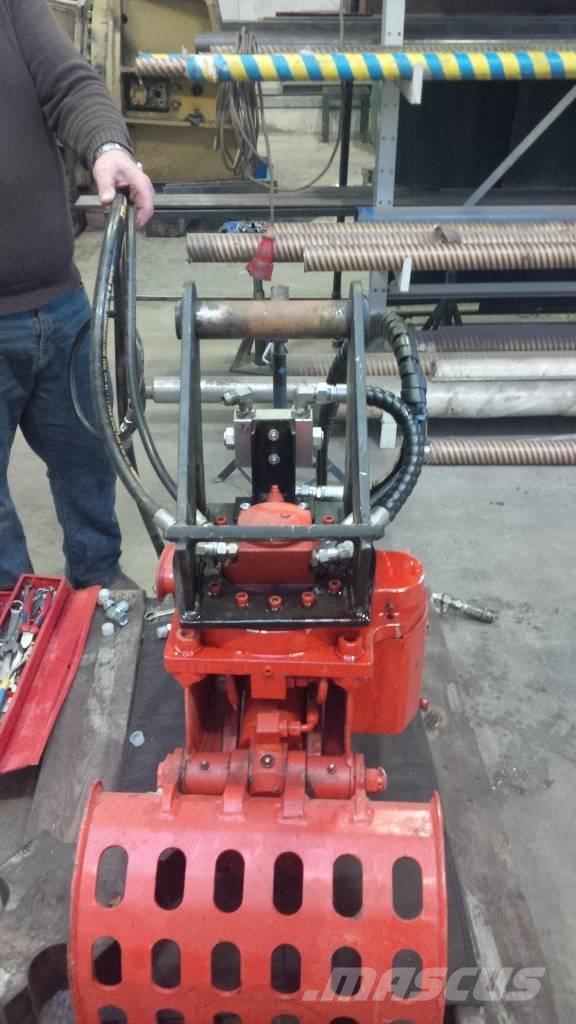 Husqvarna DXR 140 Koparki wyburzeniowe