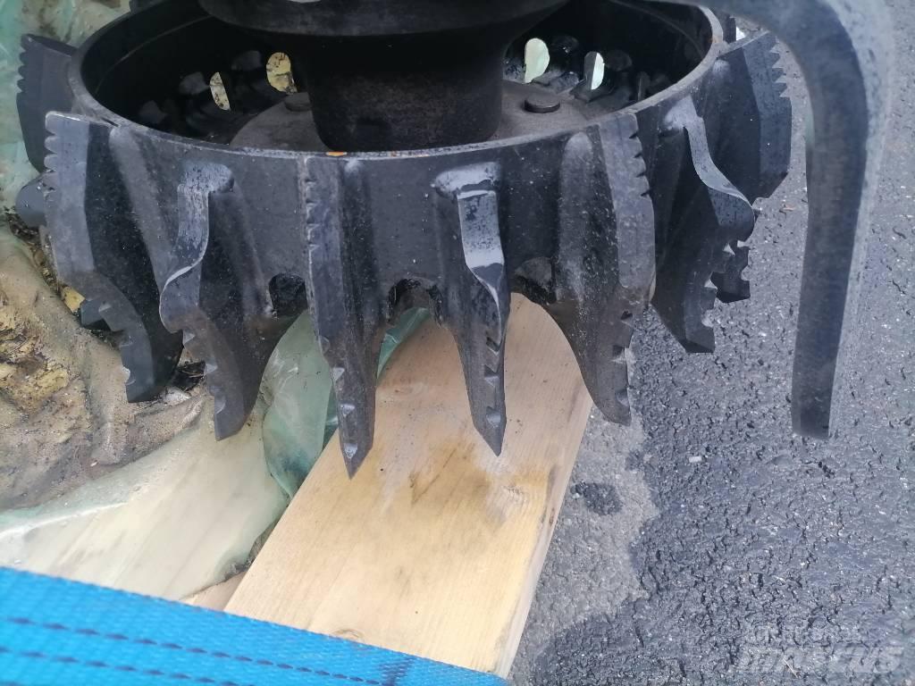 Komatsu C 124 Harwestery