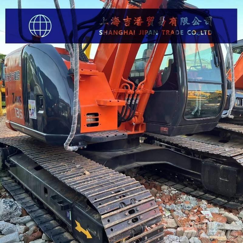 Hitachi ZX 135 Koparki gąsienicowe