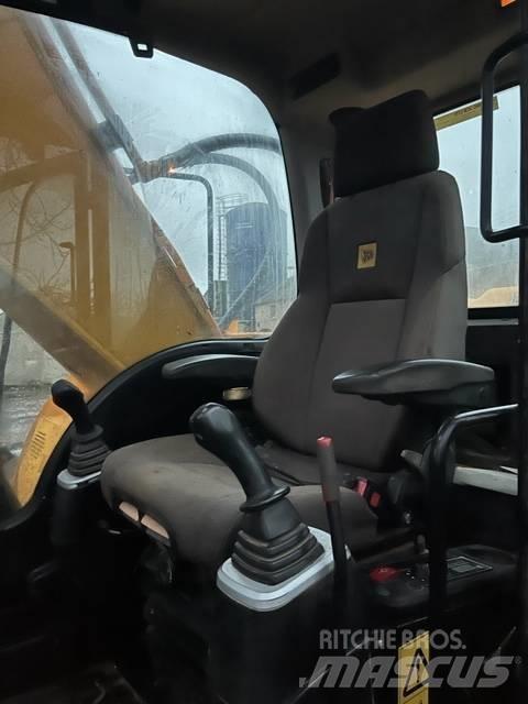 JCB JS 220 LC Koparki gąsienicowe