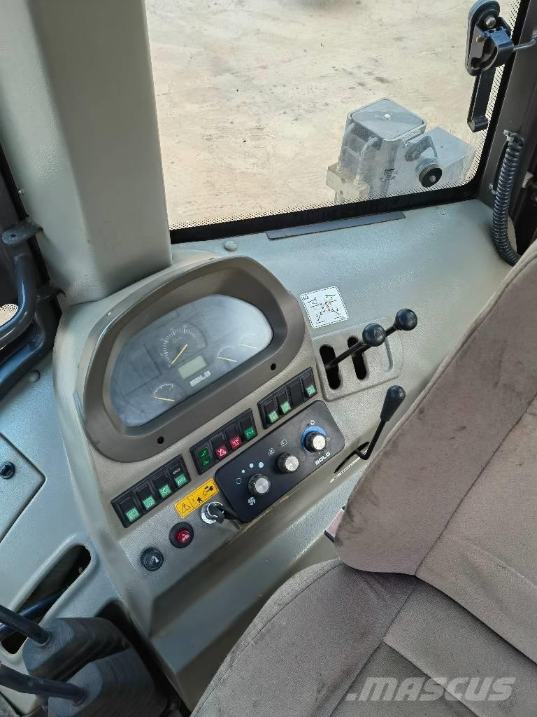 SDLG B877 Koparko-ładowarki