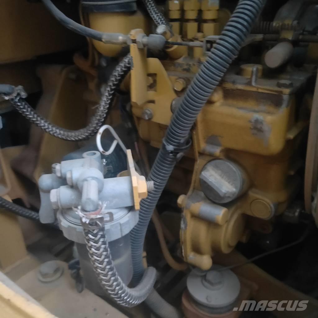 CAT 302CR Minikoparki