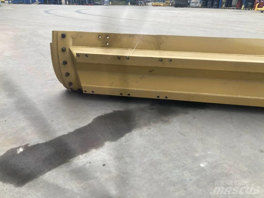 CAT 140M Moldboard Lemiesze