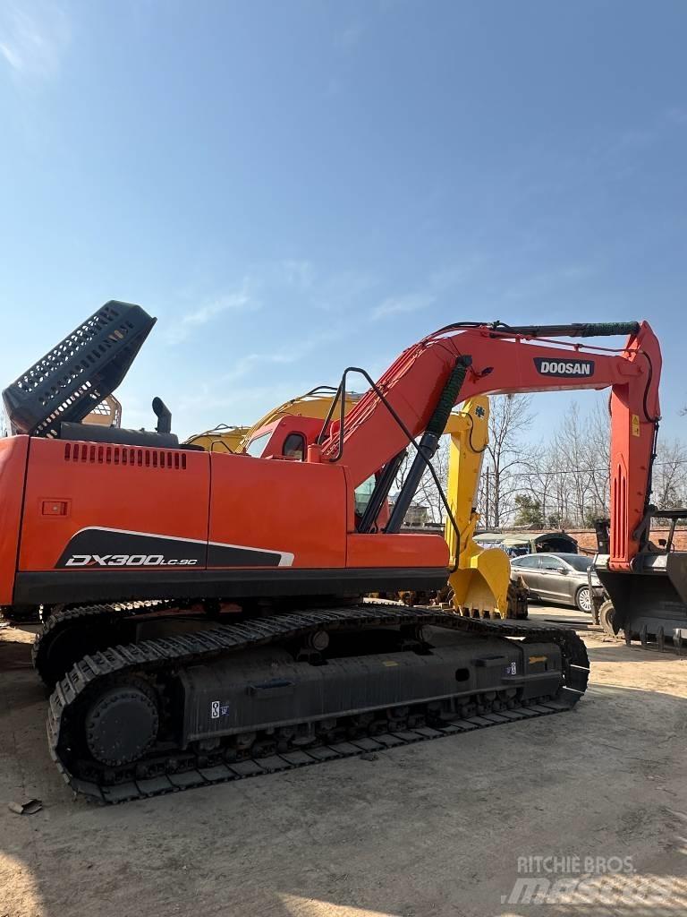 Doosan DX 300 Koparki gąsienicowe