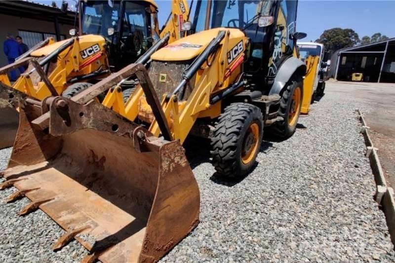 JCB 3CX 4X4 Koparko-ładowarki