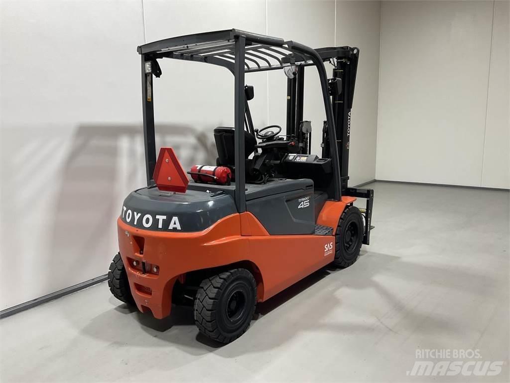 Toyota 8FBMT45 Wózki elektryczne