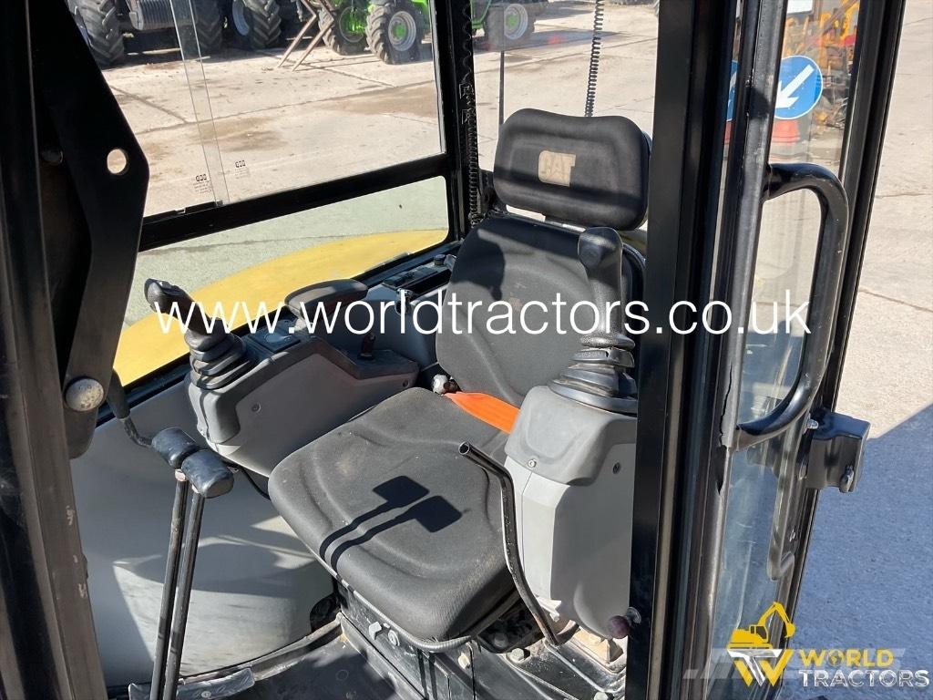 CAT 302.7 D CR Minikoparki
