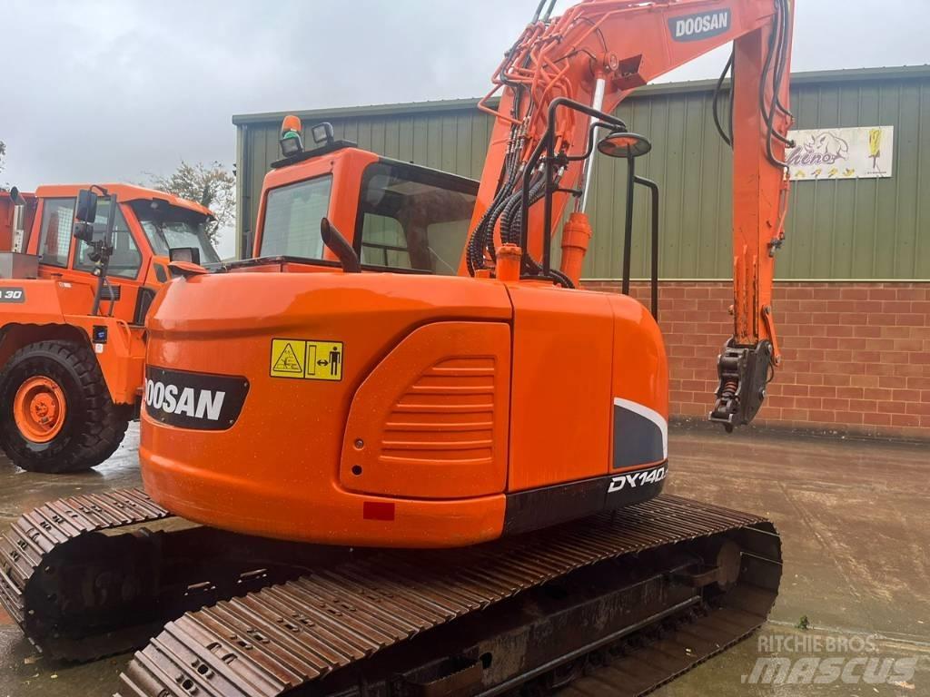  2015 DX140LCR-3 Koparki gąsienicowe