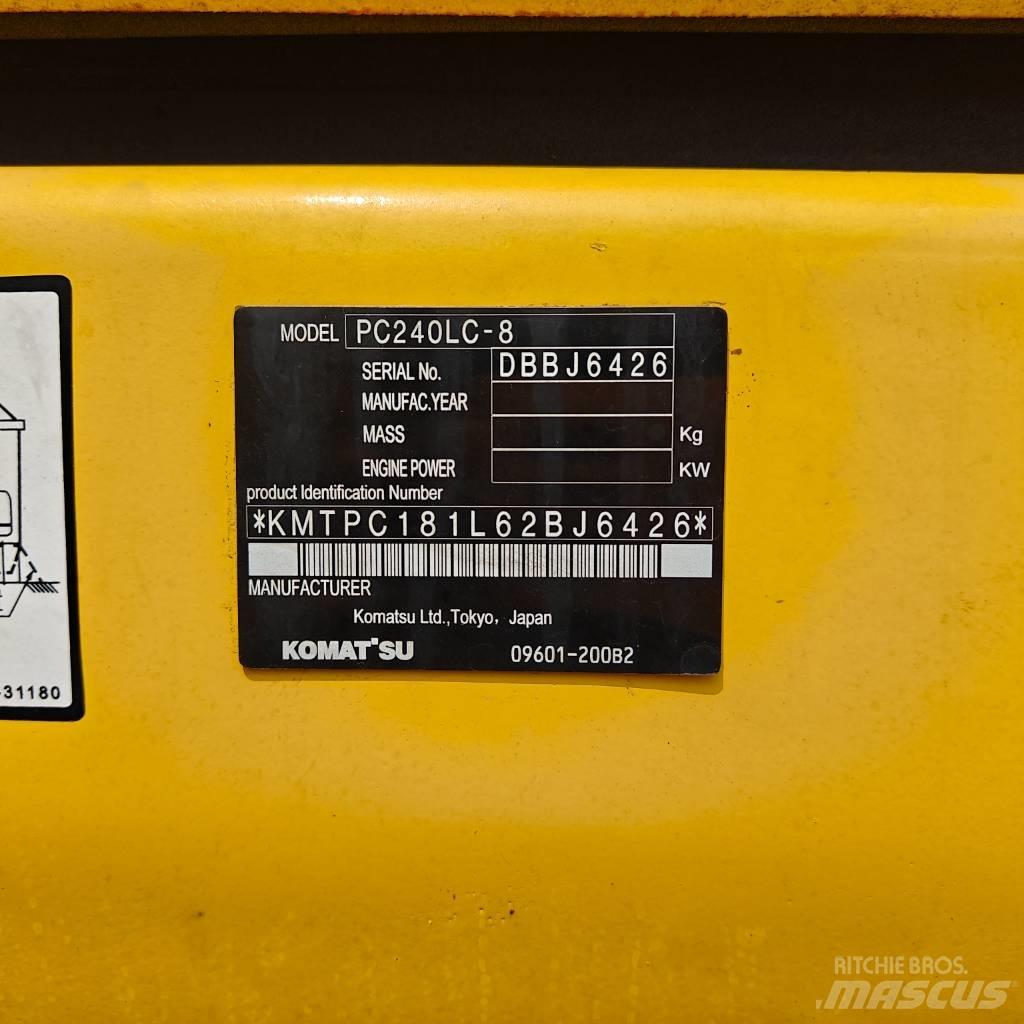 Komatsu 240-8 Koparki gąsienicowe