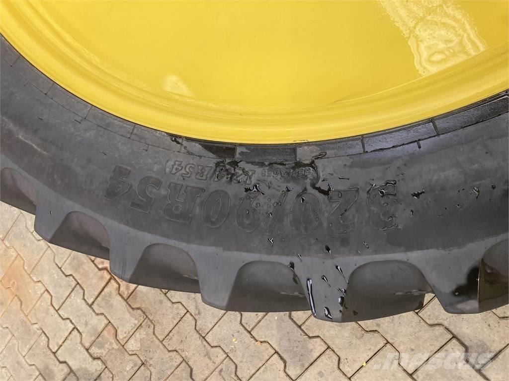 BKT 320/90R54 Opony, koła i felgi
