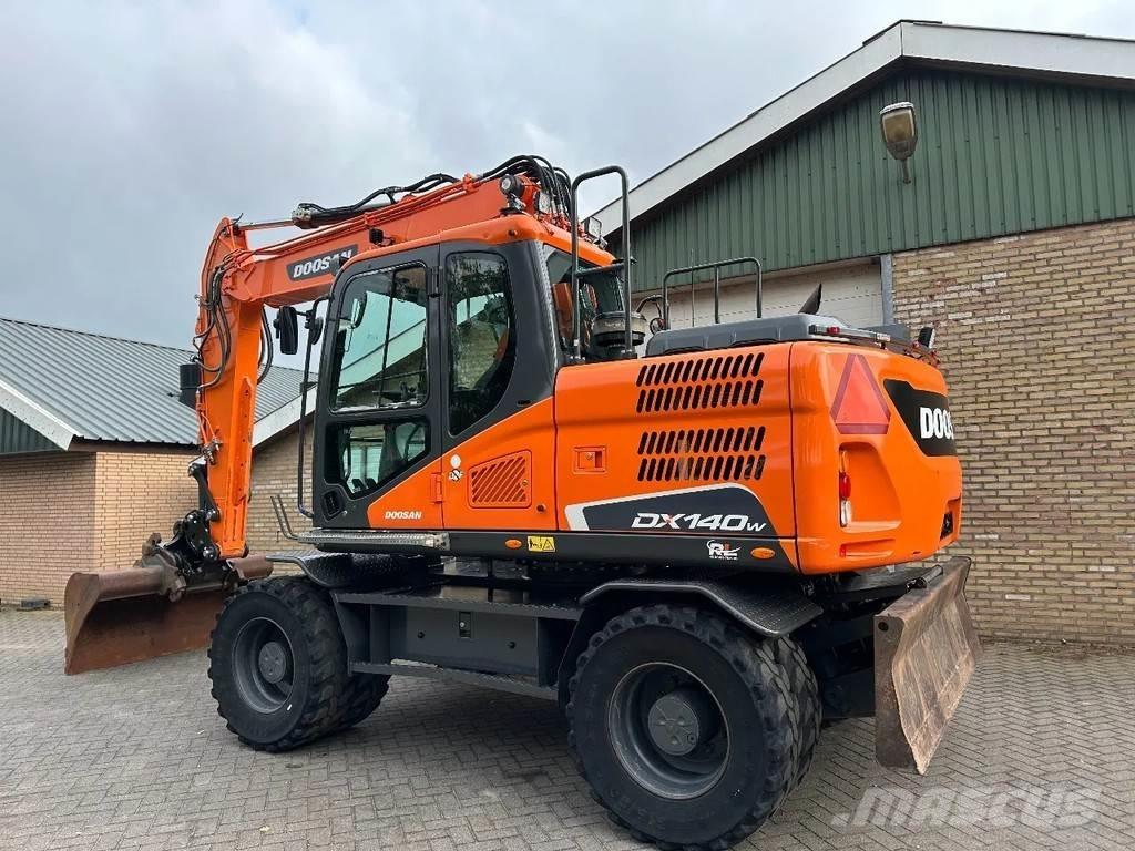 Doosan DX140W-5 Koparki kołowe