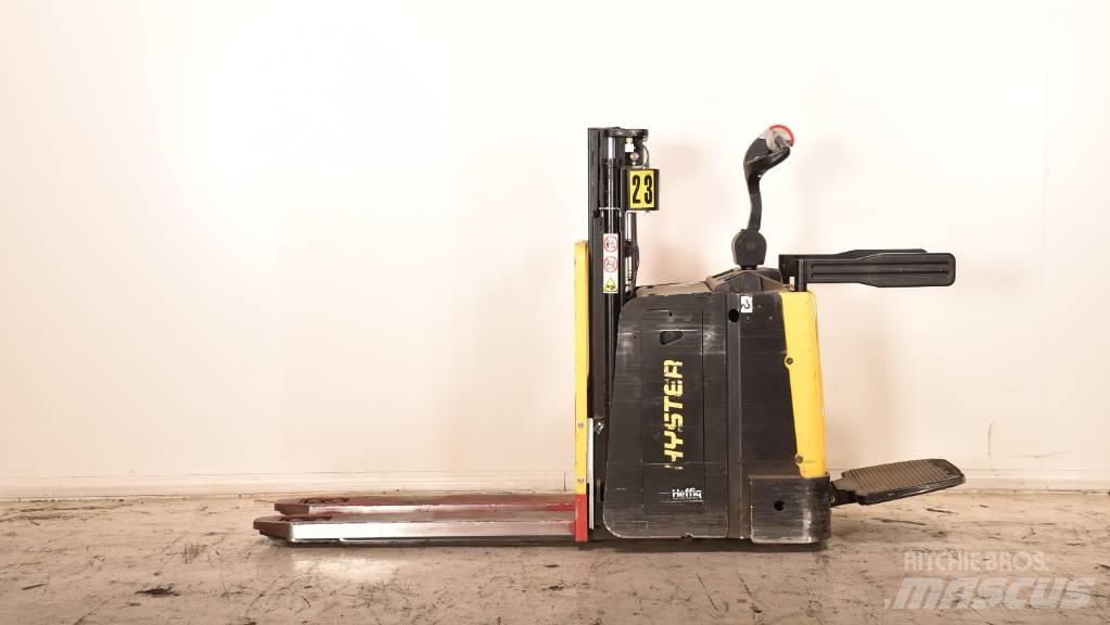 Hyster P2.0SD Wózki widłowe unoszące z platformą dla operatora