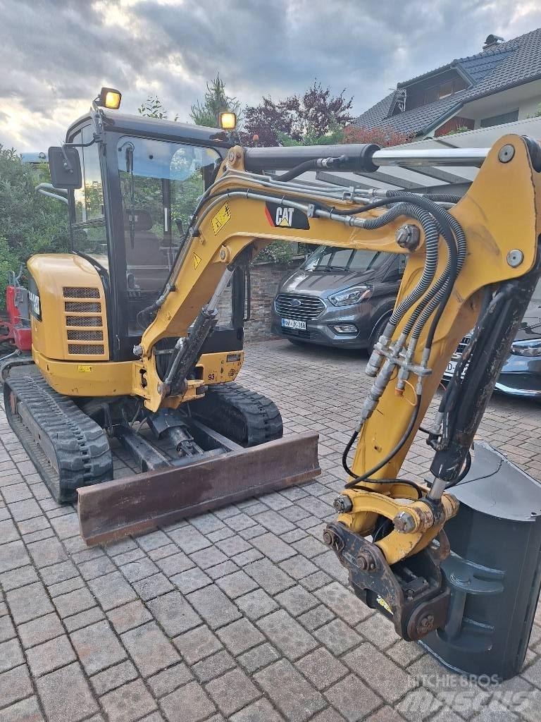CAT 302.7 D CR Minikoparki