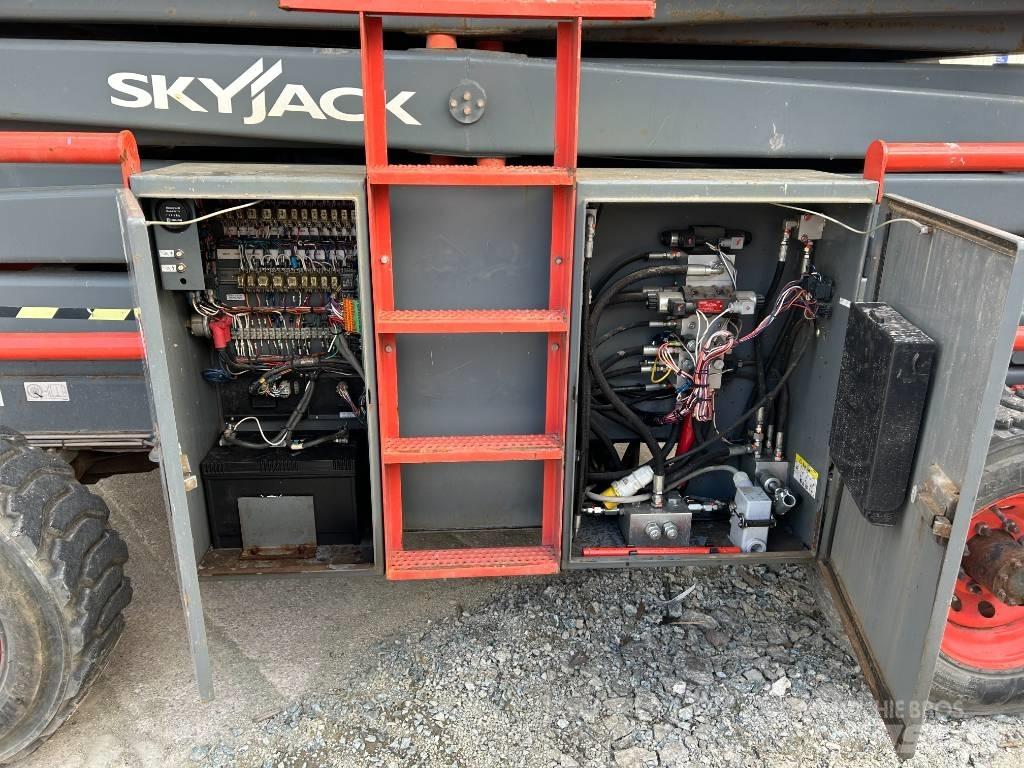 SkyJack SJ 8841 RT Podnośniki nożycowe