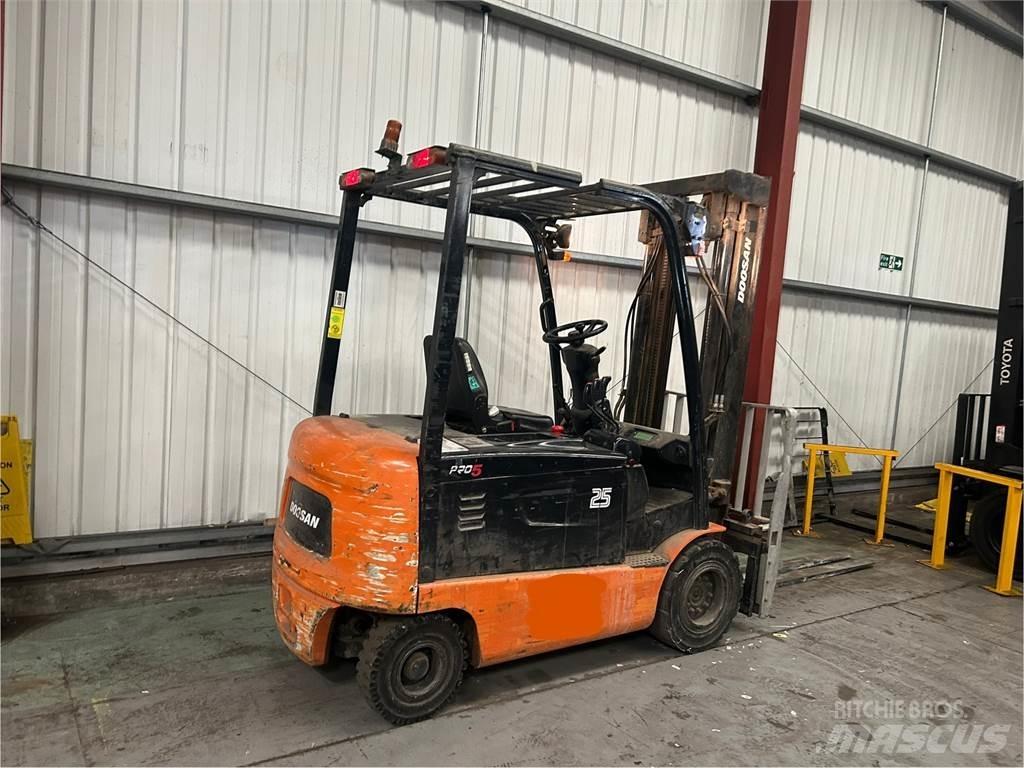 Doosan B25X-5 Wózki elektryczne