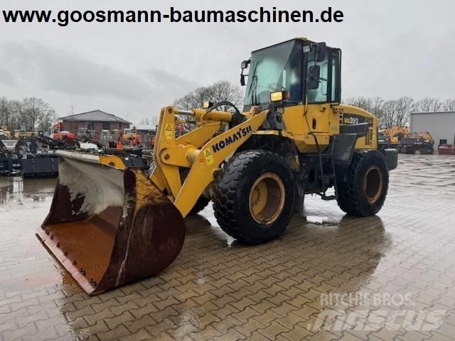 Komatsu WA 200 Ładowarki kołowe