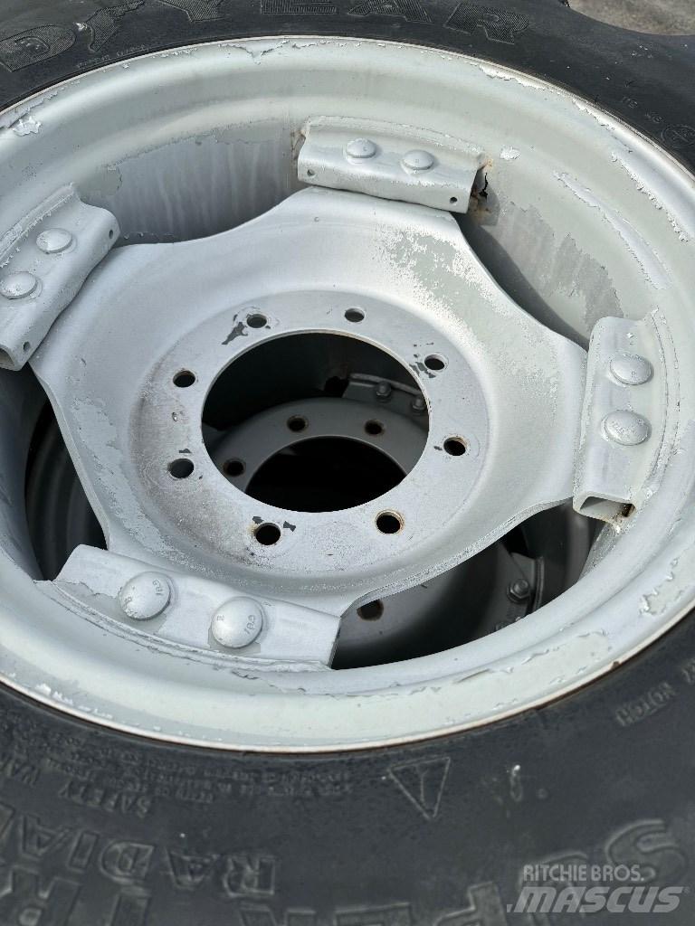 Goodyear 13.6R38 Opony, koła i felgi
