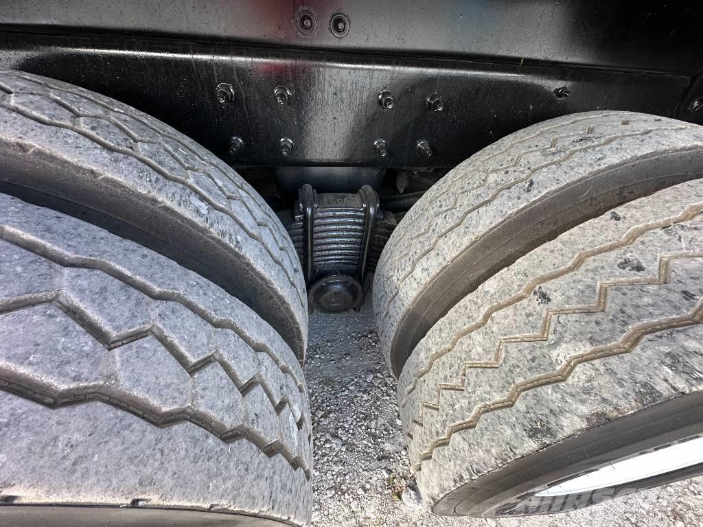 Mack GU713 Kombi / koparki ssące