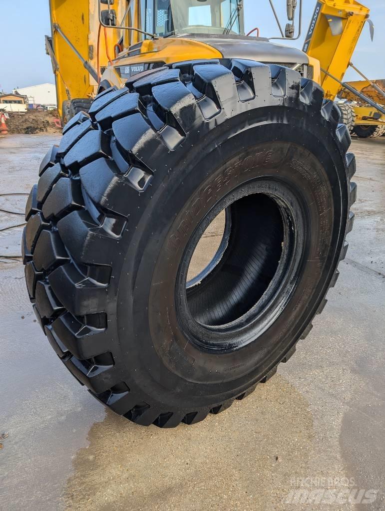 Bridgestone VLTS Opony, koła i felgi