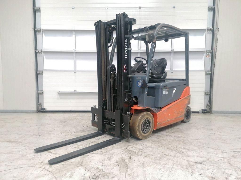 Toyota 8FBMT25 Wózki elektryczne