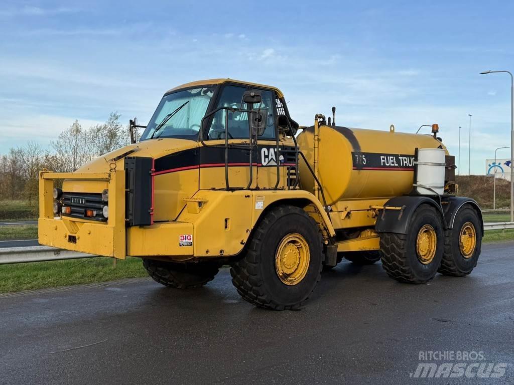CAT 725 Fuel truck Cysterna