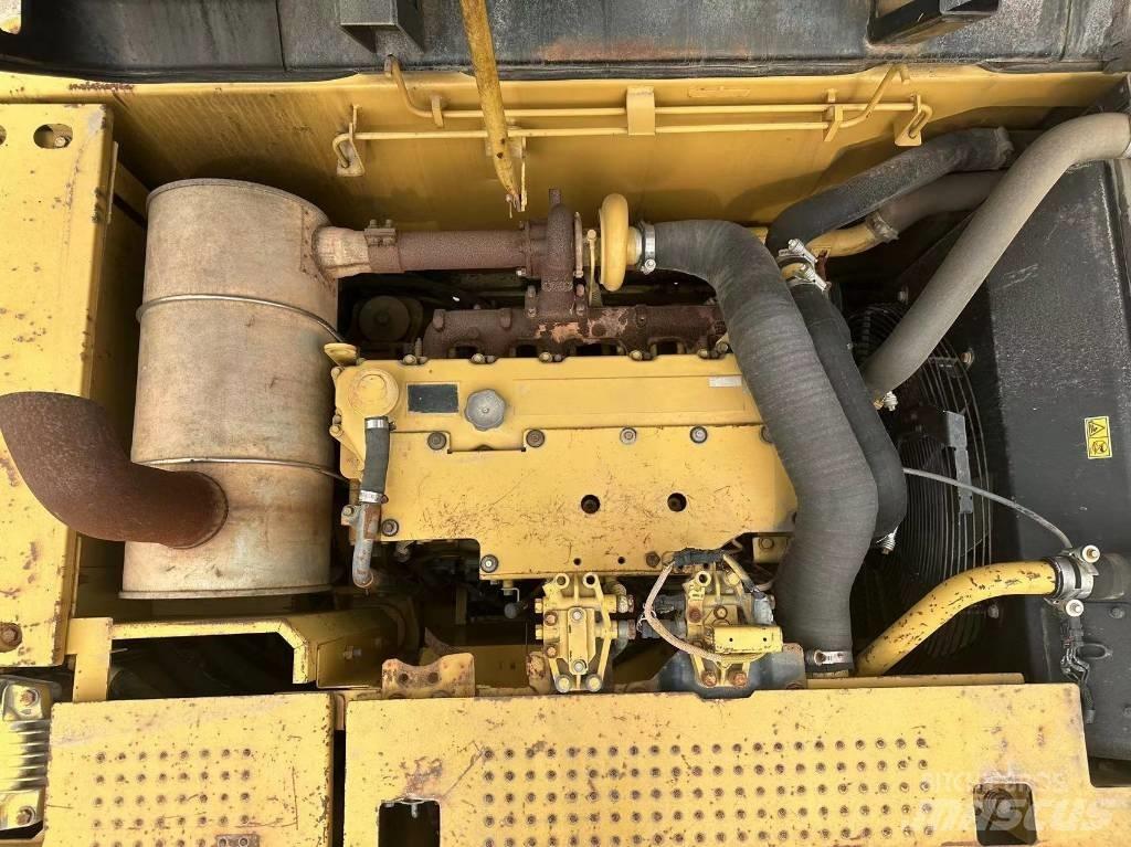 CAT 323D Koparki gąsienicowe
