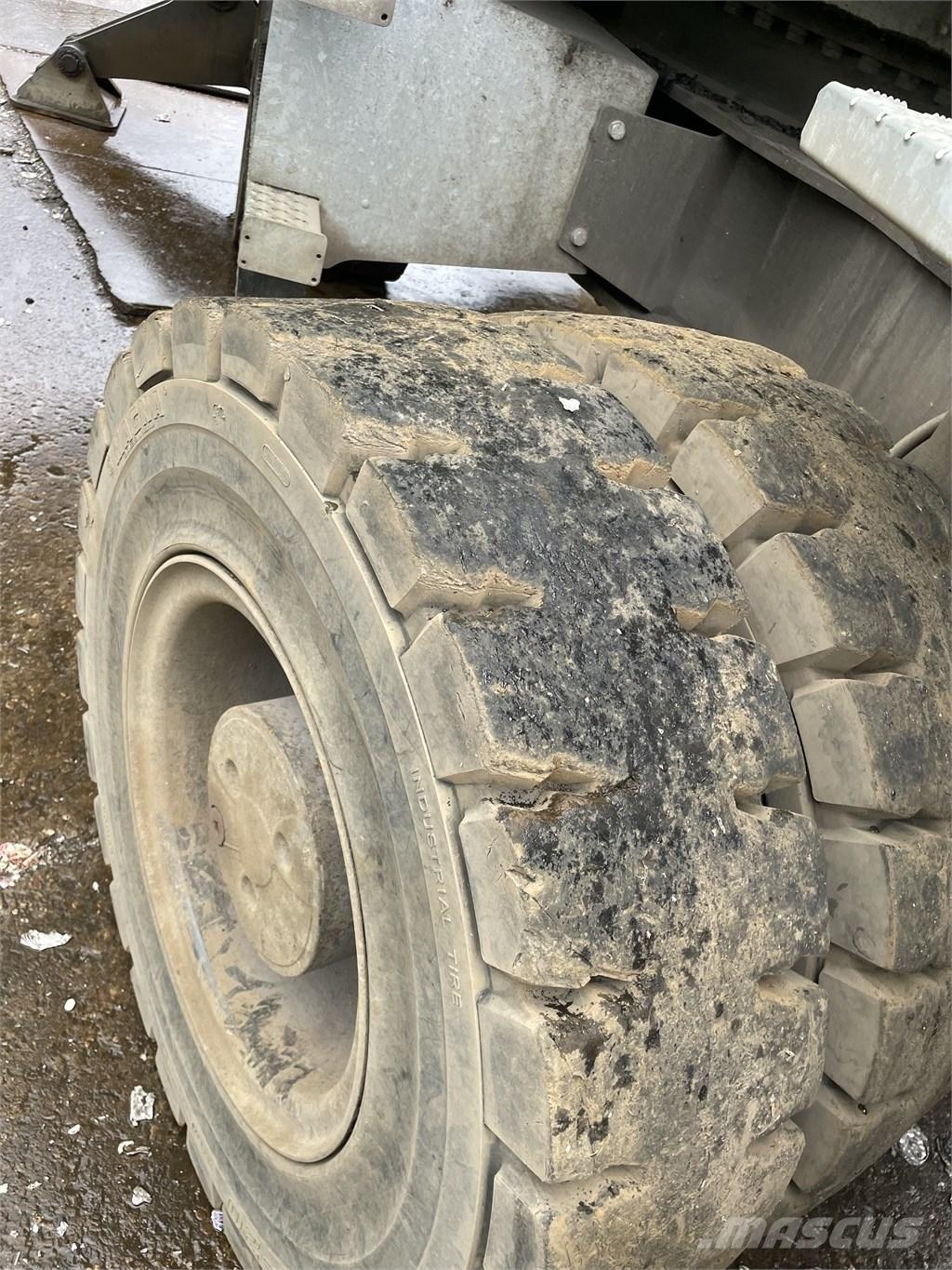 Sennebogen 830 E Magazynowanie - Inne