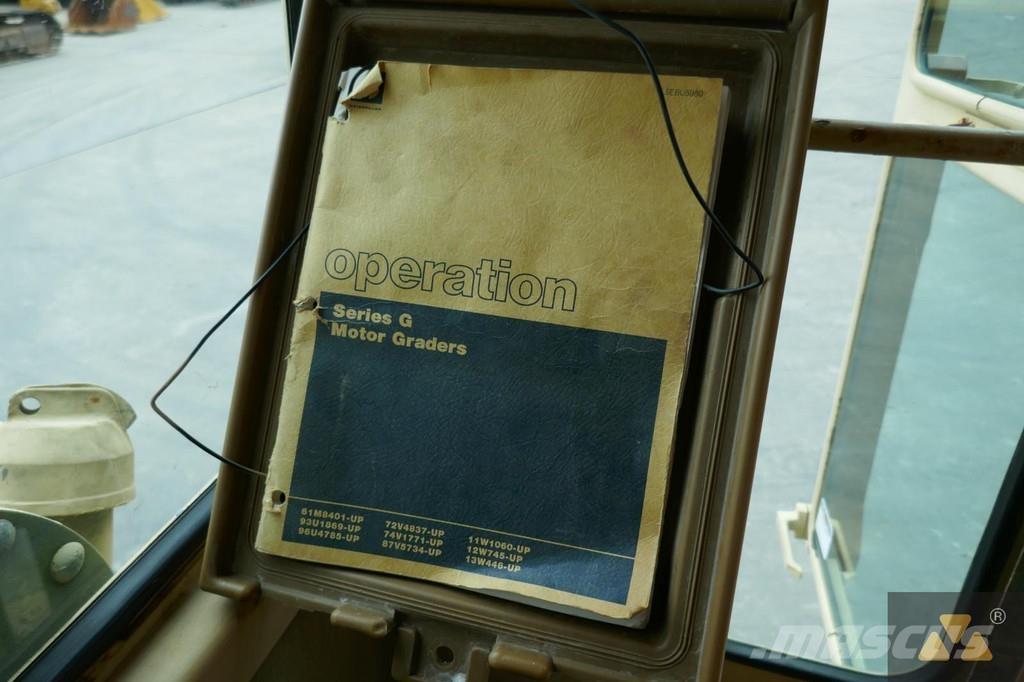 CAT 130G Ex-army Równiarki