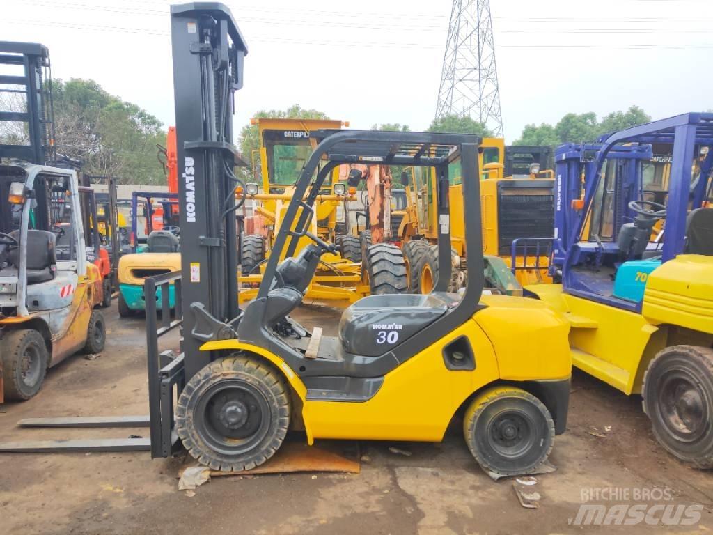 Komatsu FD 30 T-17 Wózki Diesla