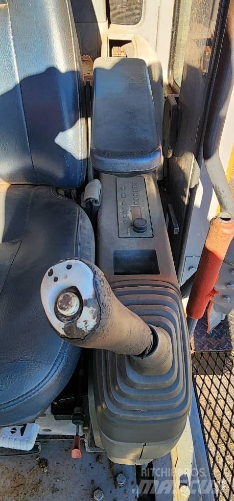 Hitachi ZX 225 USR Koparki gąsienicowe