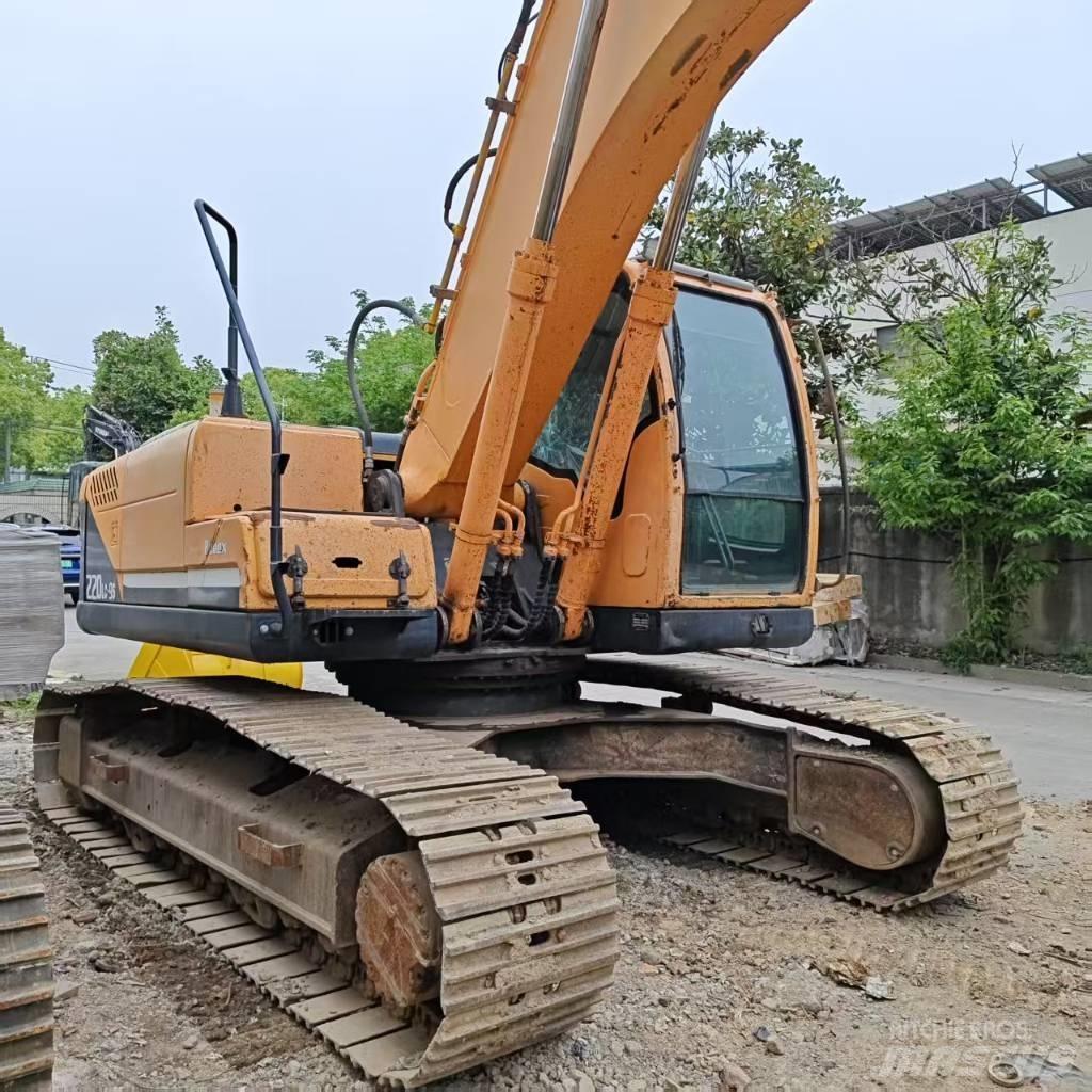 Hyundai Robex 220-9 Koparki gąsienicowe