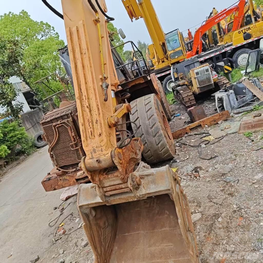 Hyundai Robex 220-9 Koparki gąsienicowe
