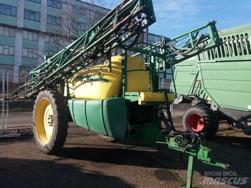 John Deere 732 Opryskiwacze zaczepiane